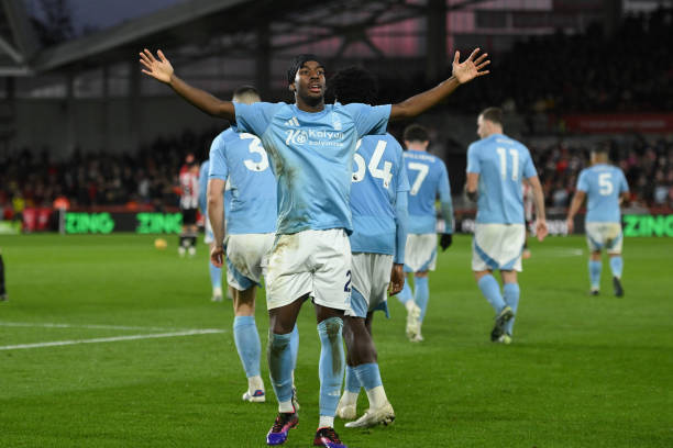 己出色的表 己出色的表